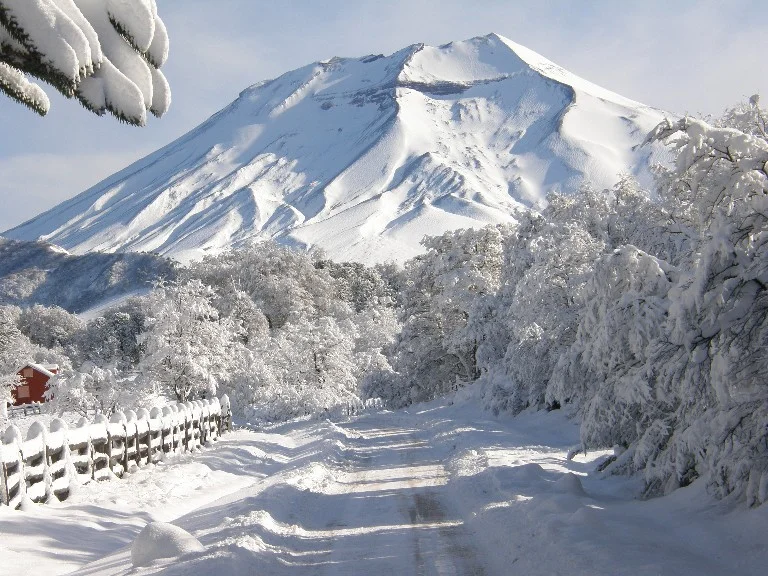 Volcán Lonquimay en el invierno de 2011. Fotografía por Leonardo Araya.