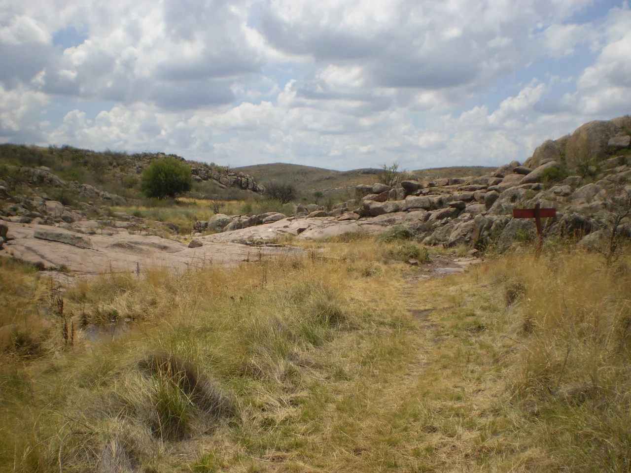 Sendero Valle de las Pinturas en el Parque Nacional Lihué Calel, La Pampa, Argentina