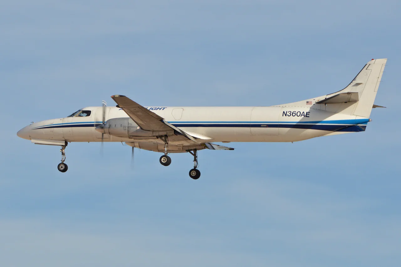 c/n AC-675.
Built 1987.
Seen arriving at McCarran International Airport, Las Vegas, NV, USA.

2nd March 2016.