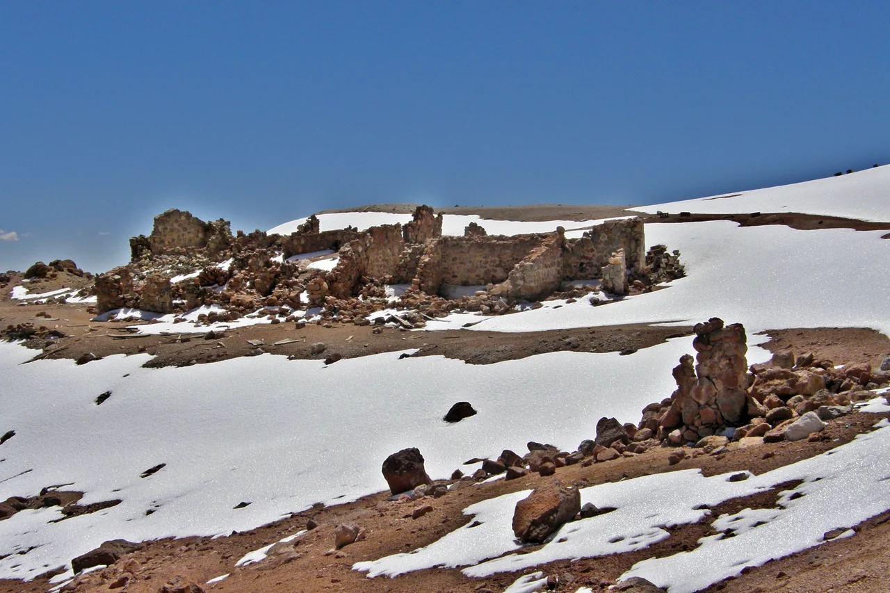 Tuzgle 5486m, south face seen from the RN40 (new route). It is located south of the department of Susques, province of Jujuy, Argentina.