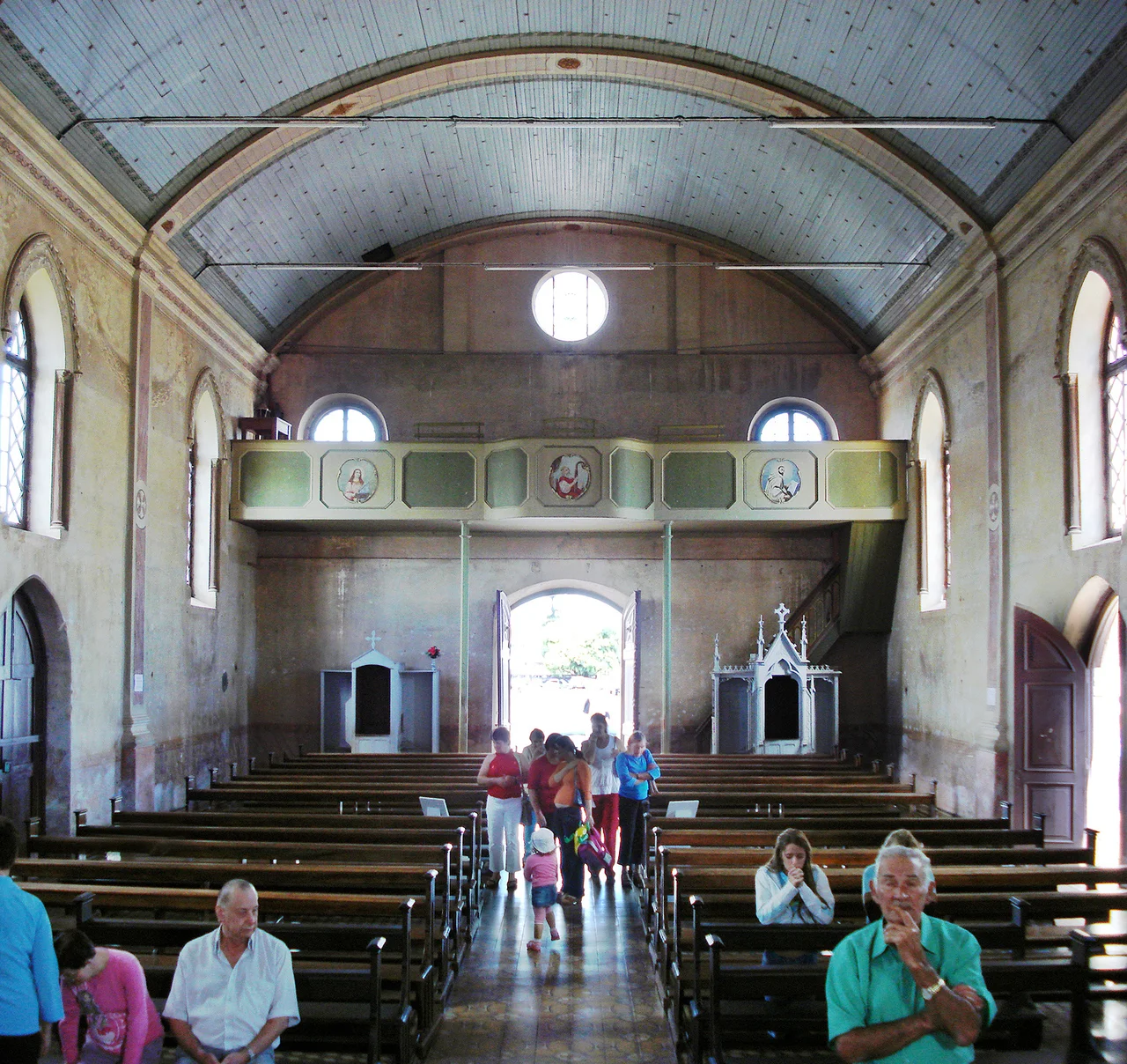 Interior da antiga Matriz de Caravaggio, Farroupilha, Brasil