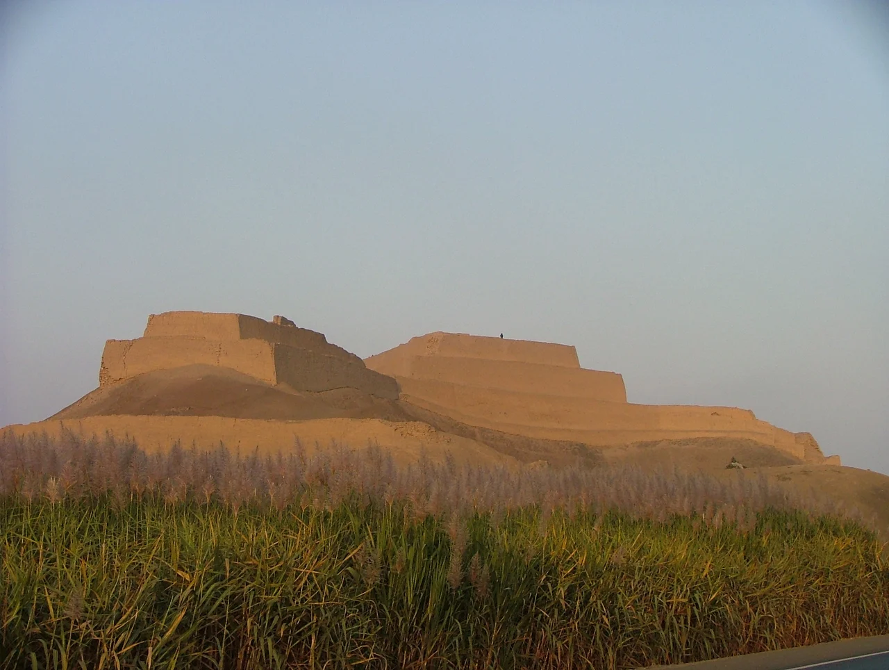 Paramonga, fortaleza y observatorio prehispánico, Lima, Perú.