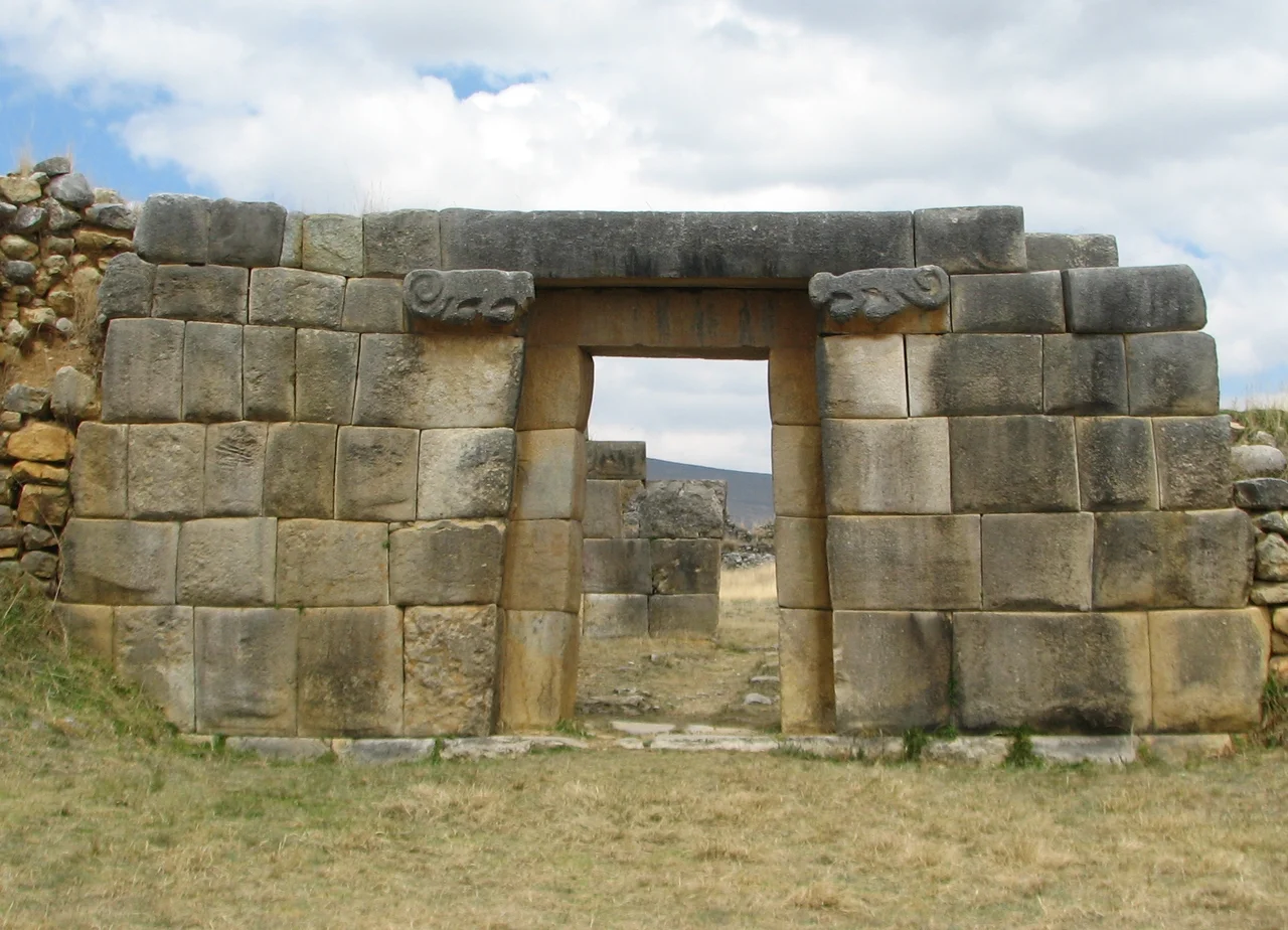 Huánuco Pampa Archaeological site (doorway)