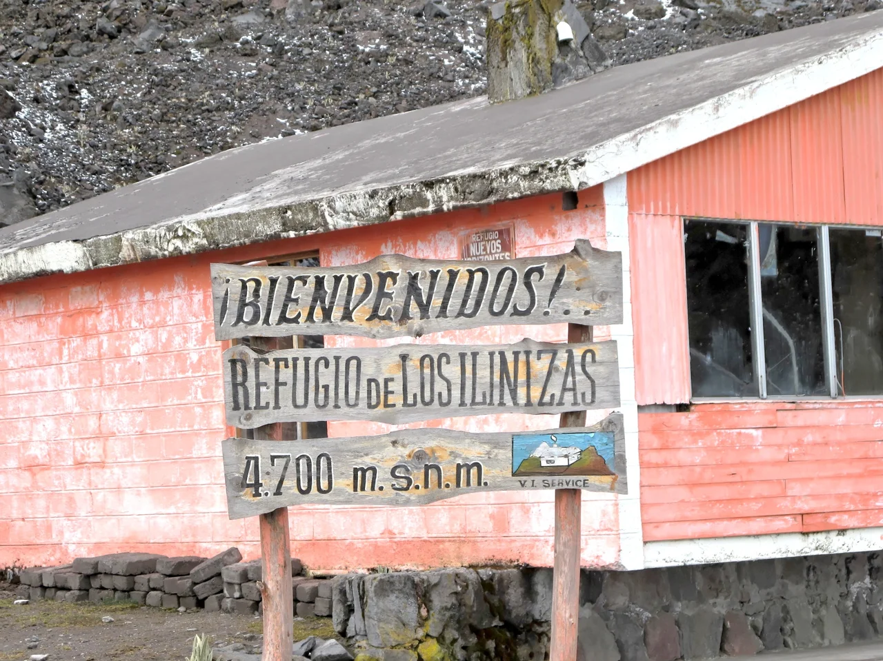 Volcano Illiniza, alpine Hut "Nuevos Horizontes"