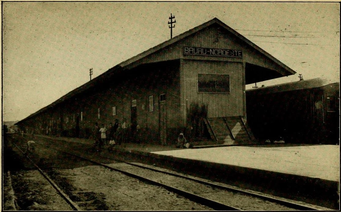 Aspecto da primeira estação ferroviária Bauru da Estrada de Ferro Noroeste do Brasil.