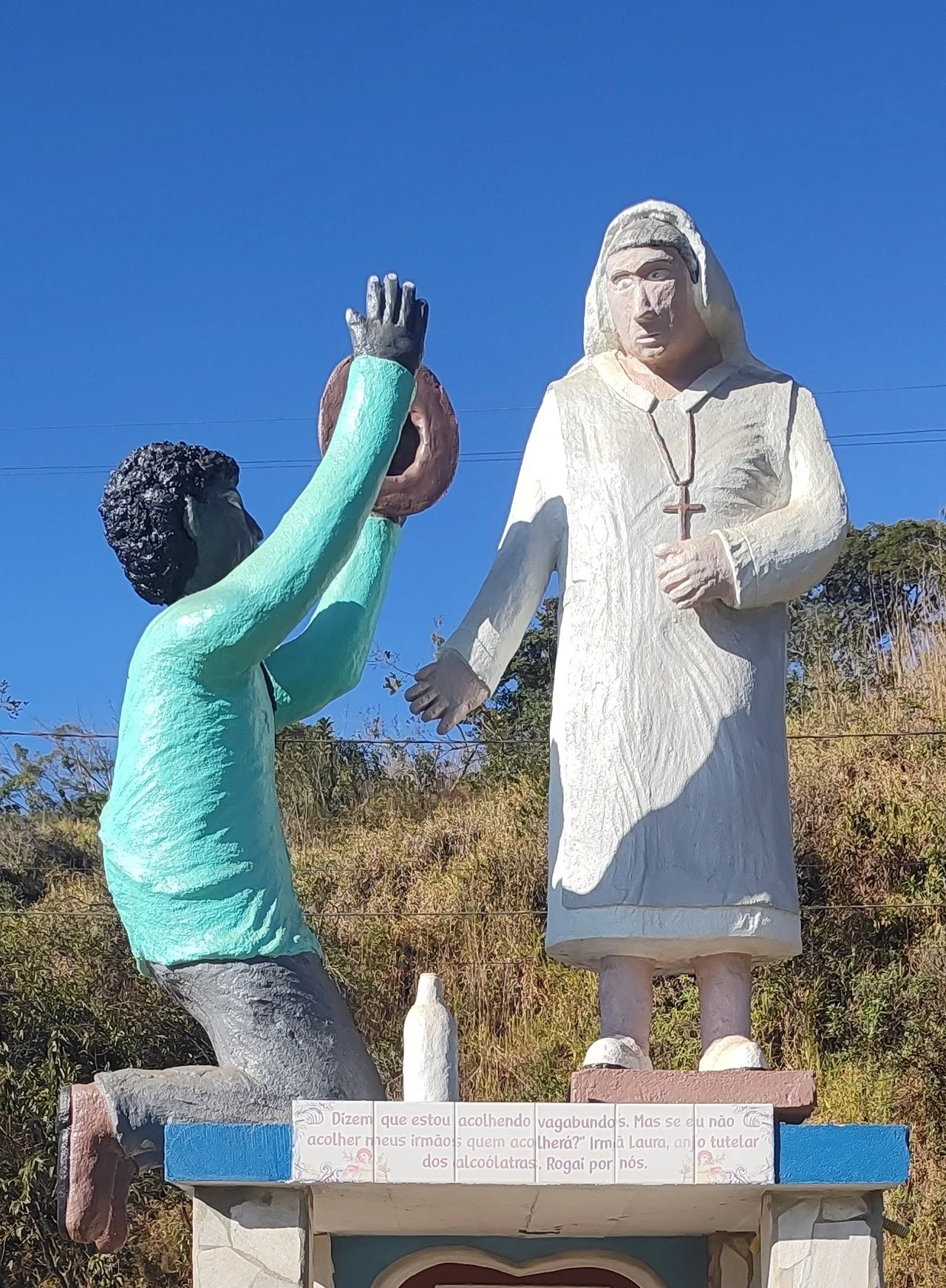Estátua da Irmã Laura Motta no Parque Marimbeiro em Cambuquira, Minas Gerais