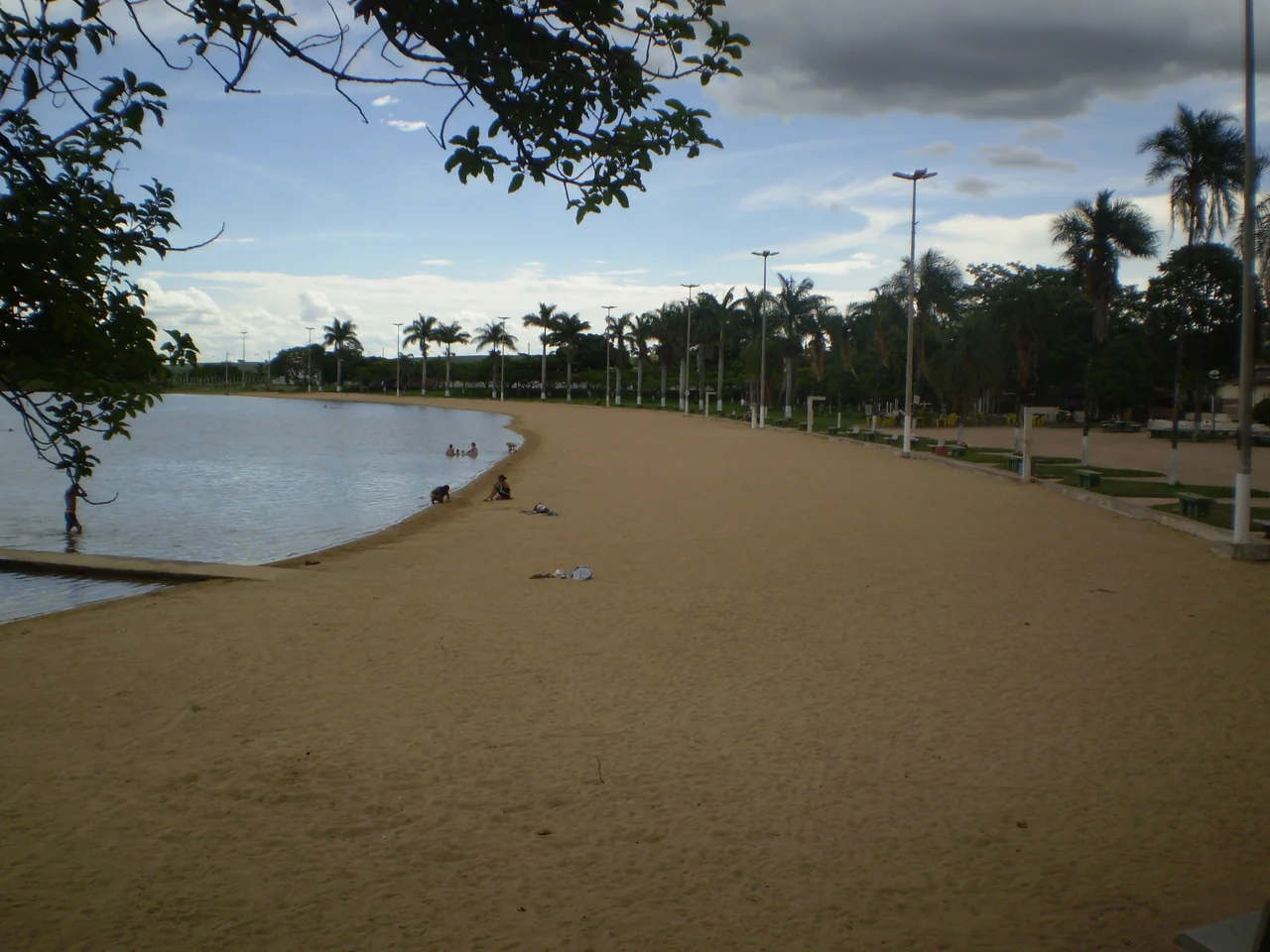 Lagoa da Prata, A Lagoa e a praia