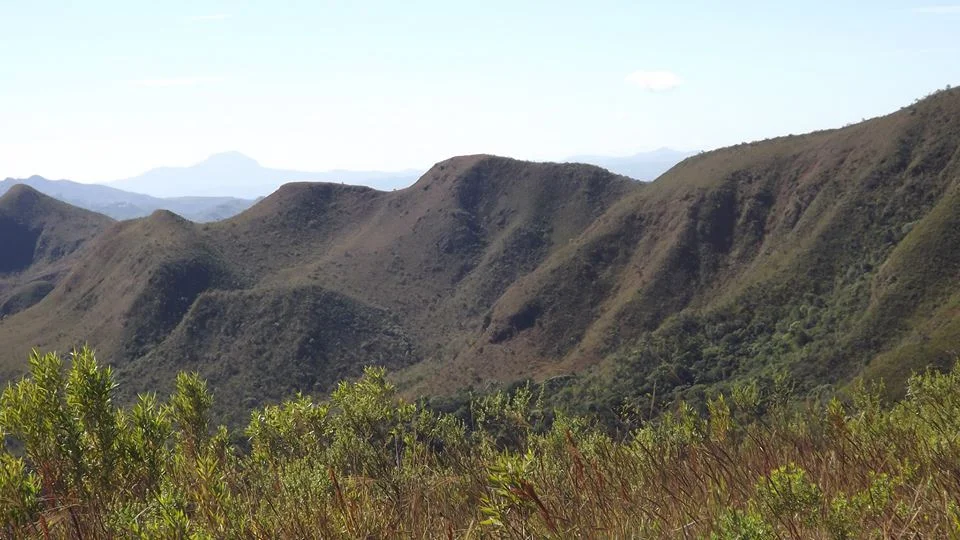 vista principal da serra do rola moça, próximo ao barreiro