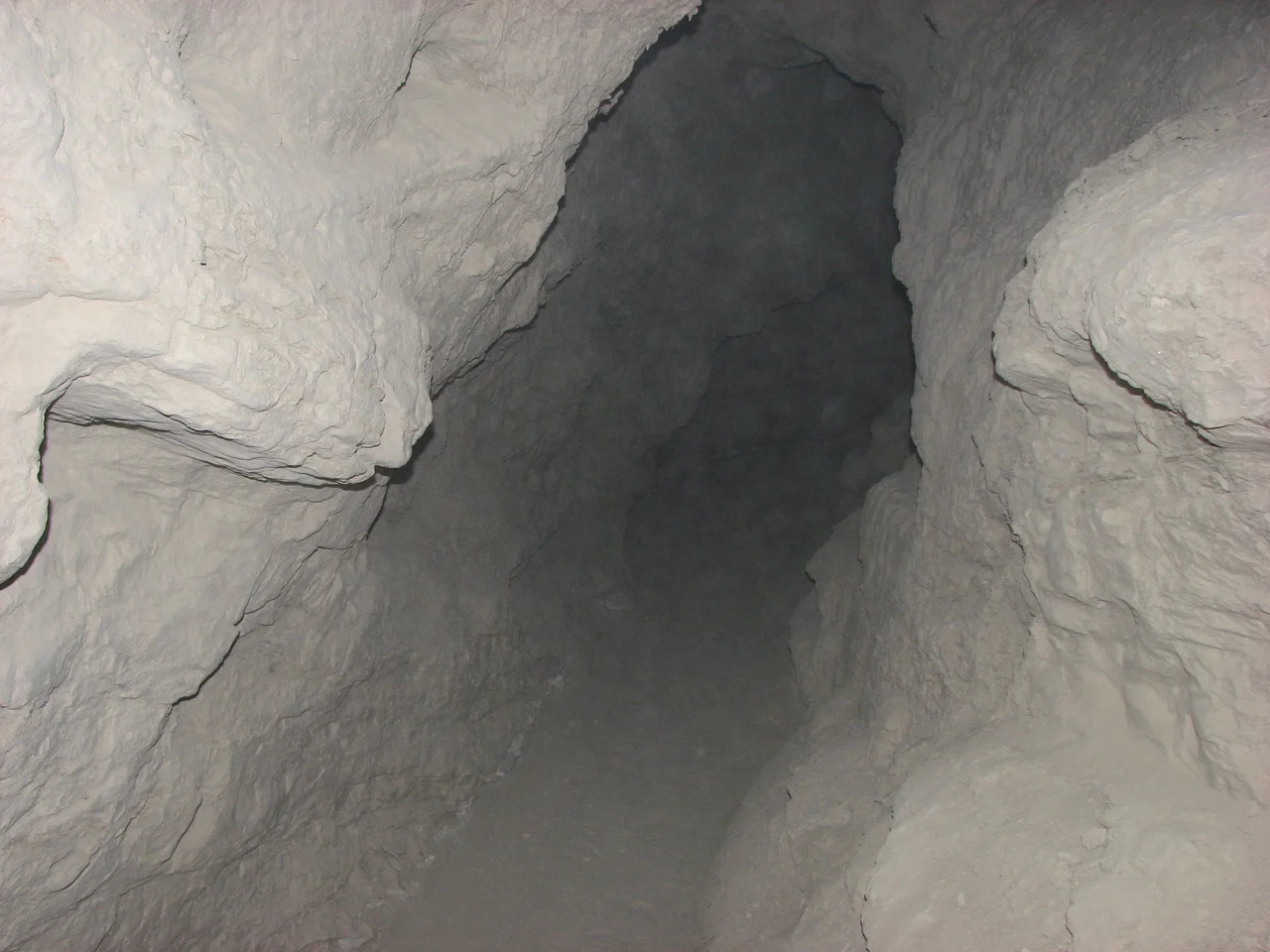 Inside one of the Mud Caves in Arroyo Tapiado.