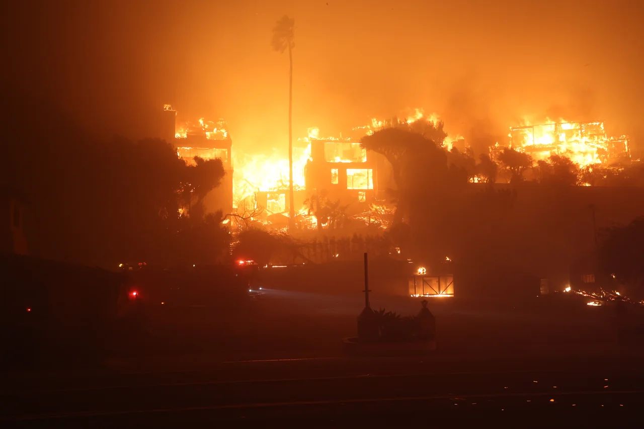 Photos and videos from the Palisades Fire that started in the City of Los Angelas, January 2025.