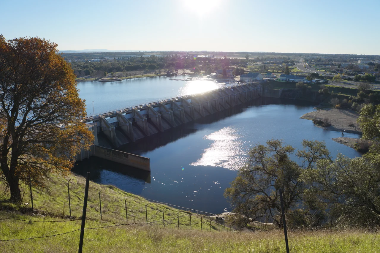 Photograph of Nimbus Dam