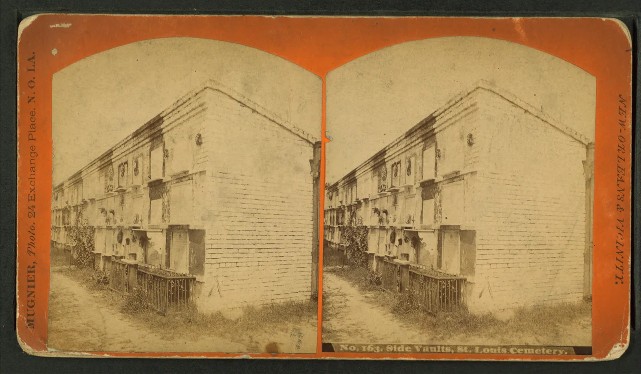 Side vaults, St. Louis cemetery, by George F. Mugnier.png