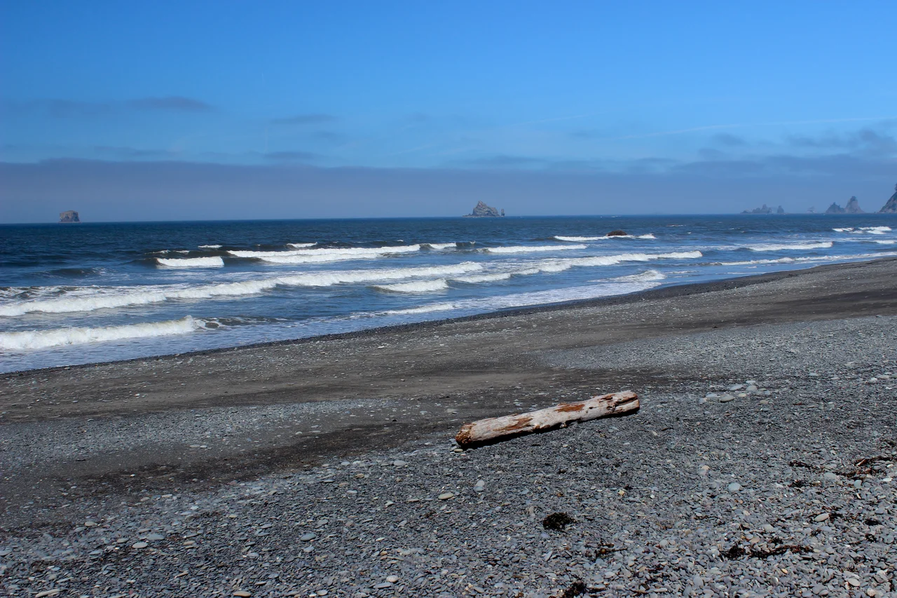 Rialto Beach, Olympic National Park, Washington, looking to the north.