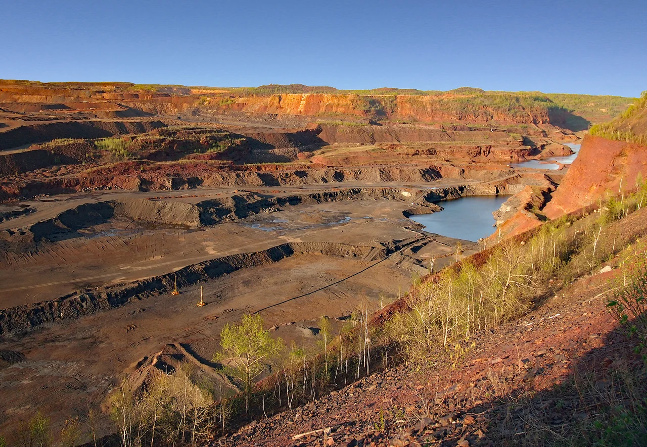 Hull–Rust–Mahoning Open Pit Iron Mine from mine overlook, Hibbing, Minnesota, USA.  View is to the northeast nearing sundown.  





This is an image of a place or building that is listed on the National Register of Historic Places in the United States of America. Its reference number is 66000904 (Wikidata).