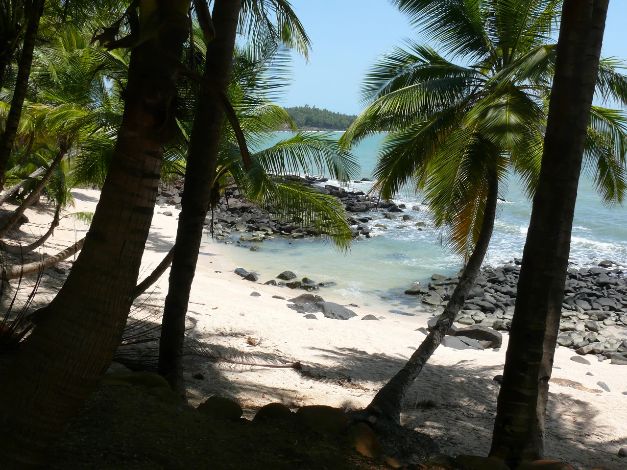 The only beach of the Salvation Islands. Saint Joseph's Island, French Guiana. The other end can be seen at Image:Joseph island beach 2.jpg.