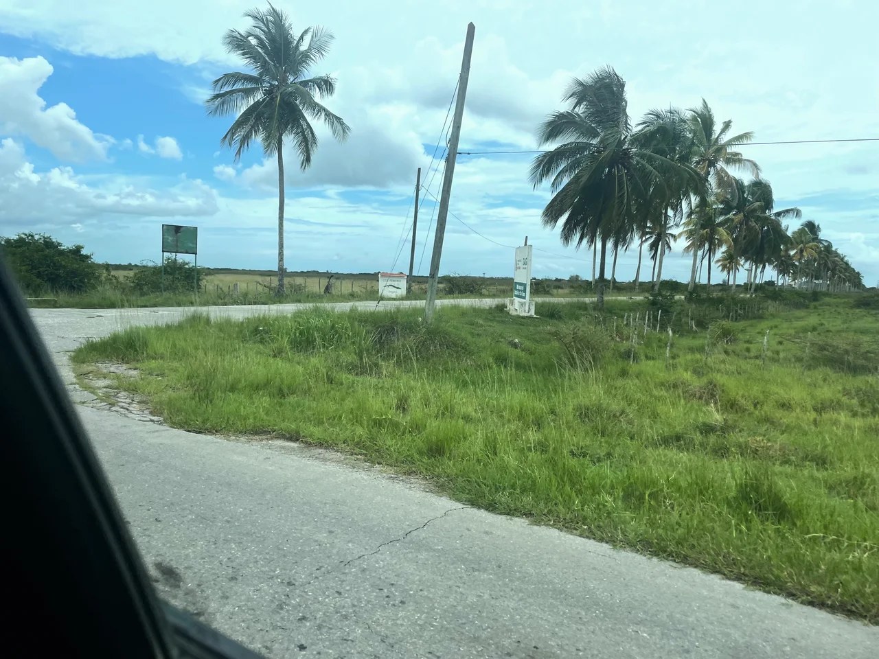 The CCS Frank Pais, located in the ward of Batalla de Santa Clara, Camajuaní, Cuba. It is located next to the UEB Industrial Batalla de Santa Clara and the former CAI Batalla de Santa Clara