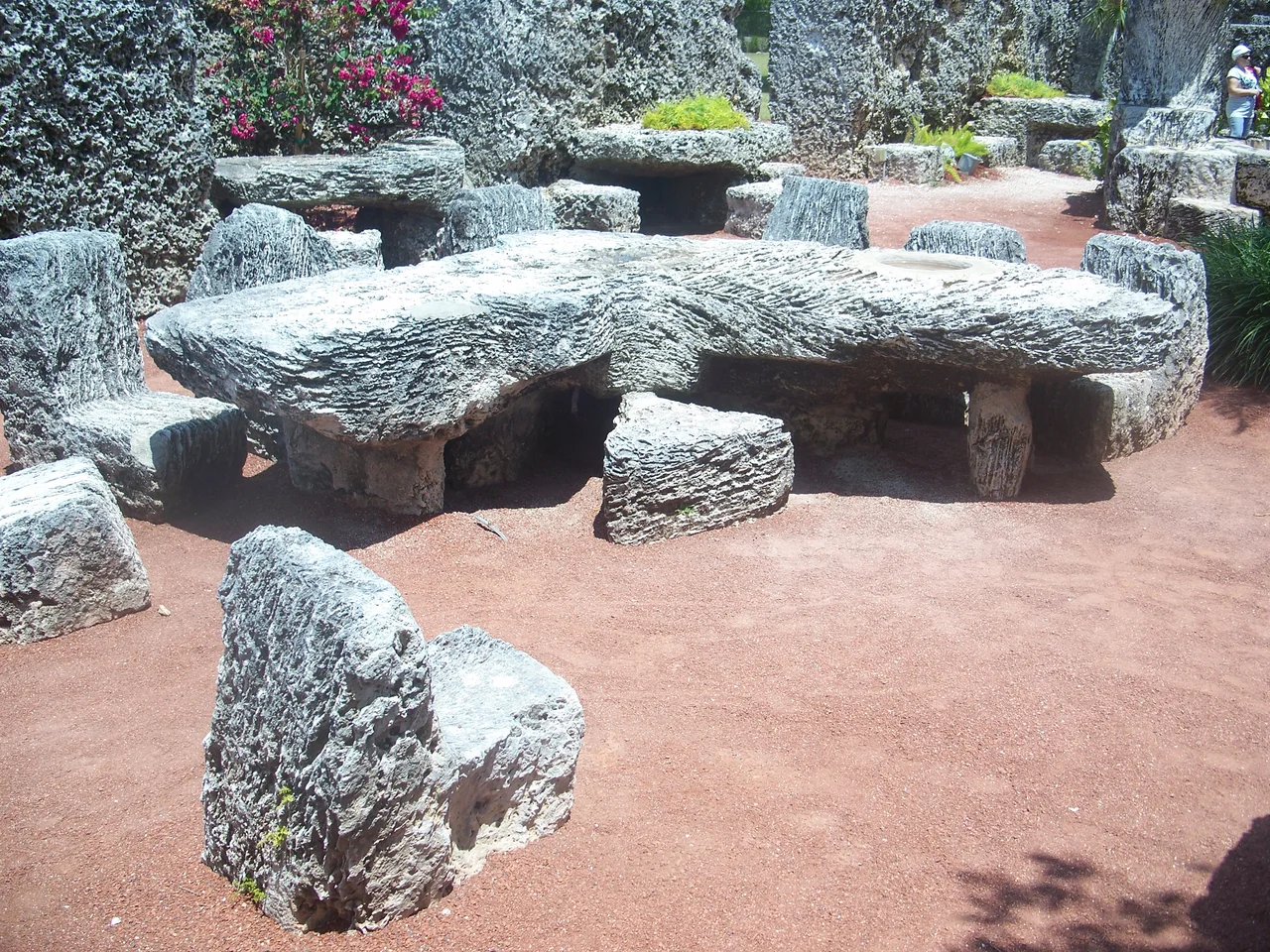 Homestead, Florida: Coral Castle:
Florida table