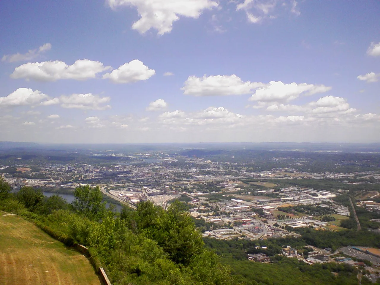 Chattanooga, Tennessee, view from the observer deck of the Lookout Mountain Incline Railway, near the northeastern tip of the Lookout Mountain plateau.