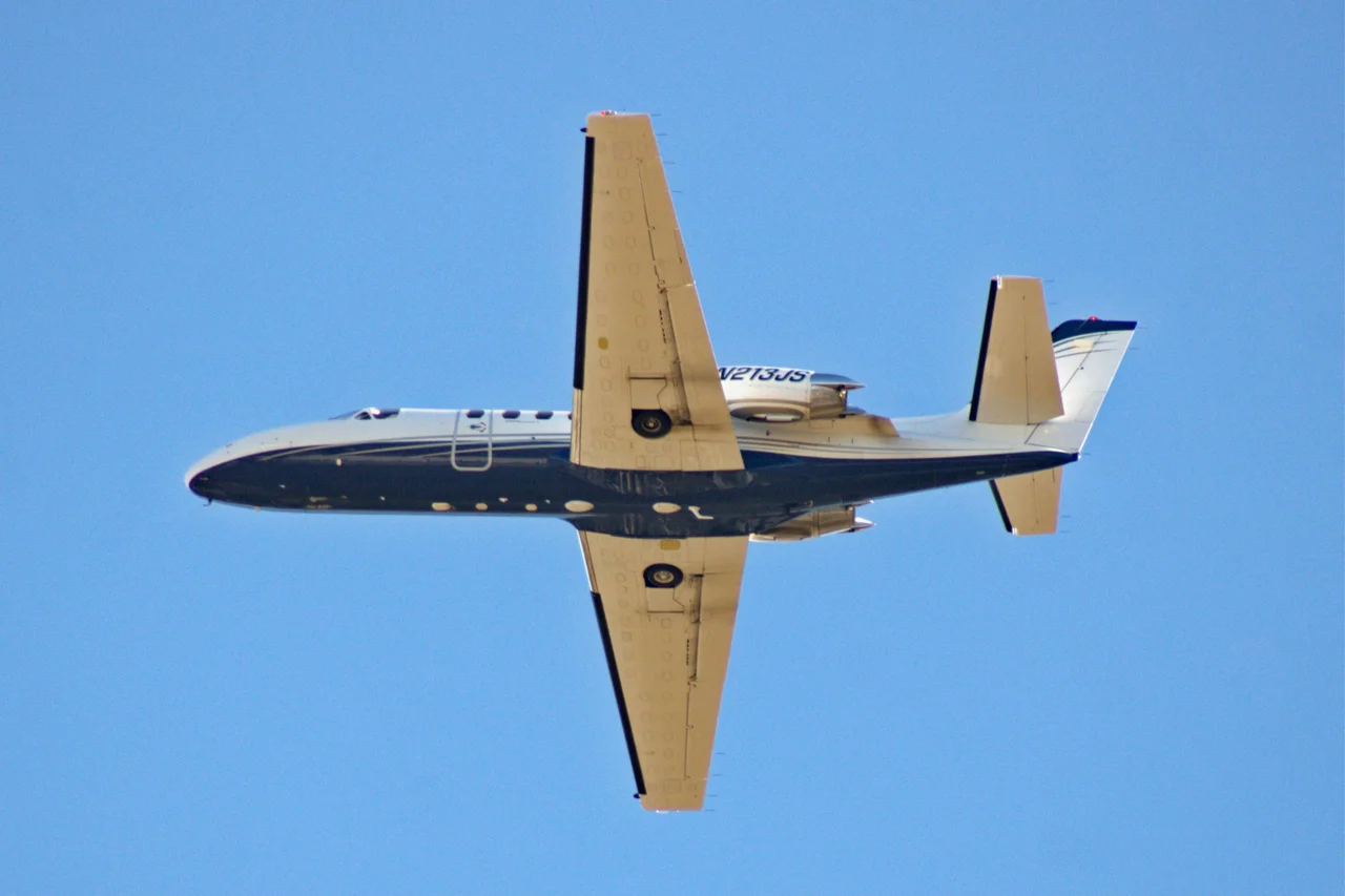 Cessna 550 Citation II (N213JS, 550-0597) at Daytona Beach International Airport.