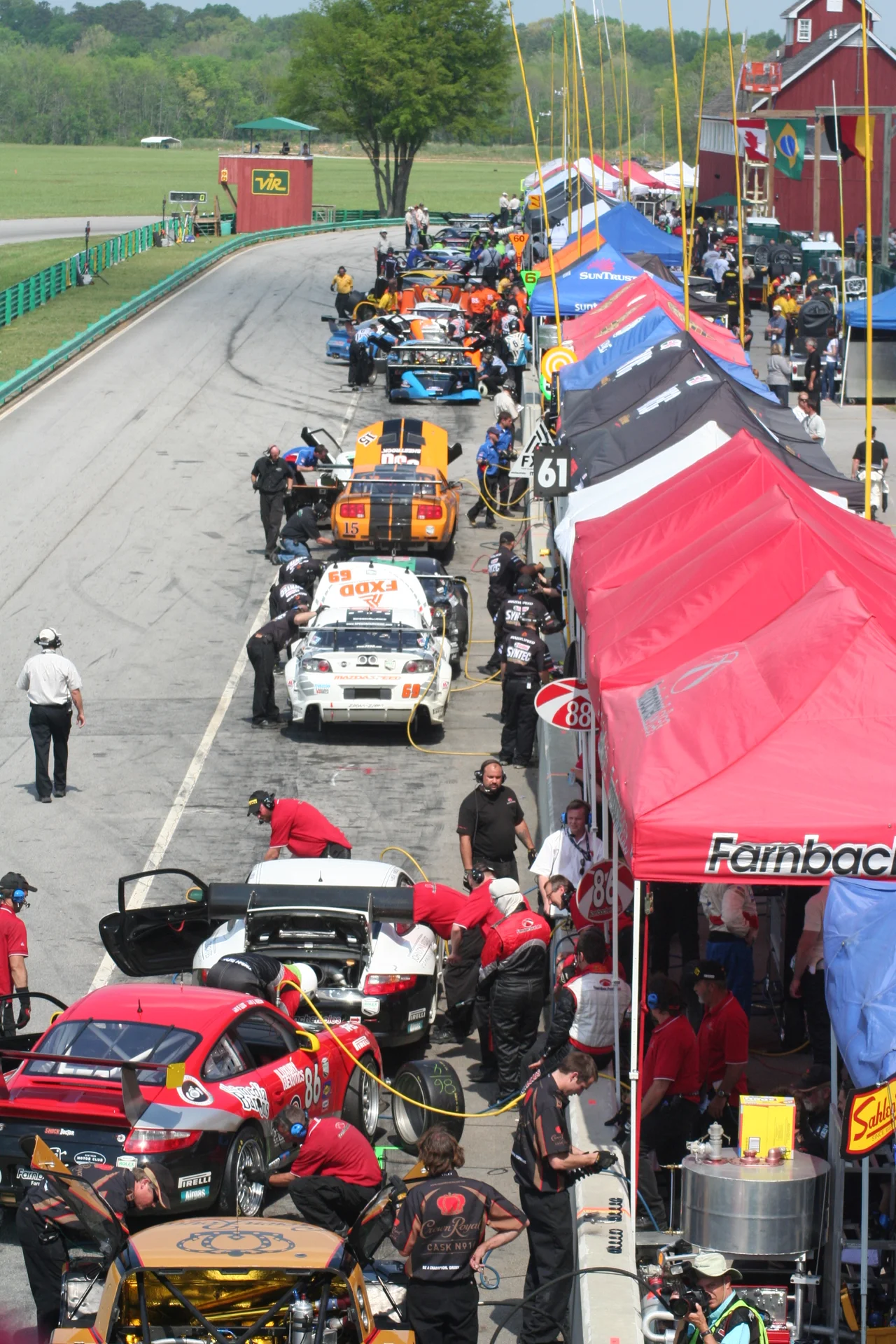 A picture of the pit road for w:Virginia International Raceway. Shot by "The Daredevil" at the 2008 Grand Am event at Virginia International Raceway