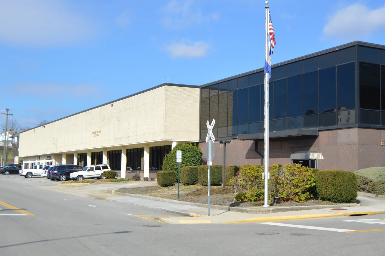 Southern side of the Bristol city hall, located at 300 Lee Street in Bristol, Virginia, United States.