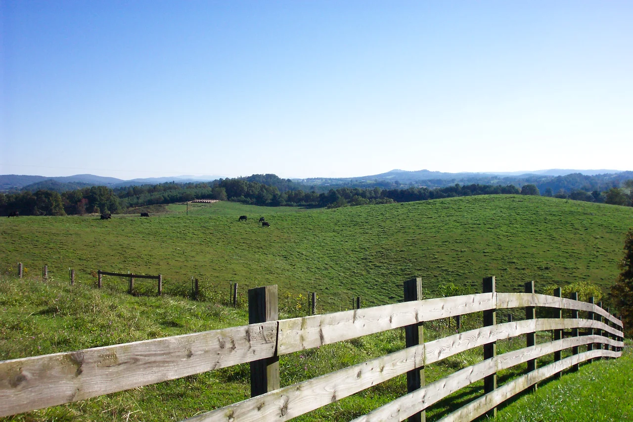 Rolling hills of Floyd County, USA