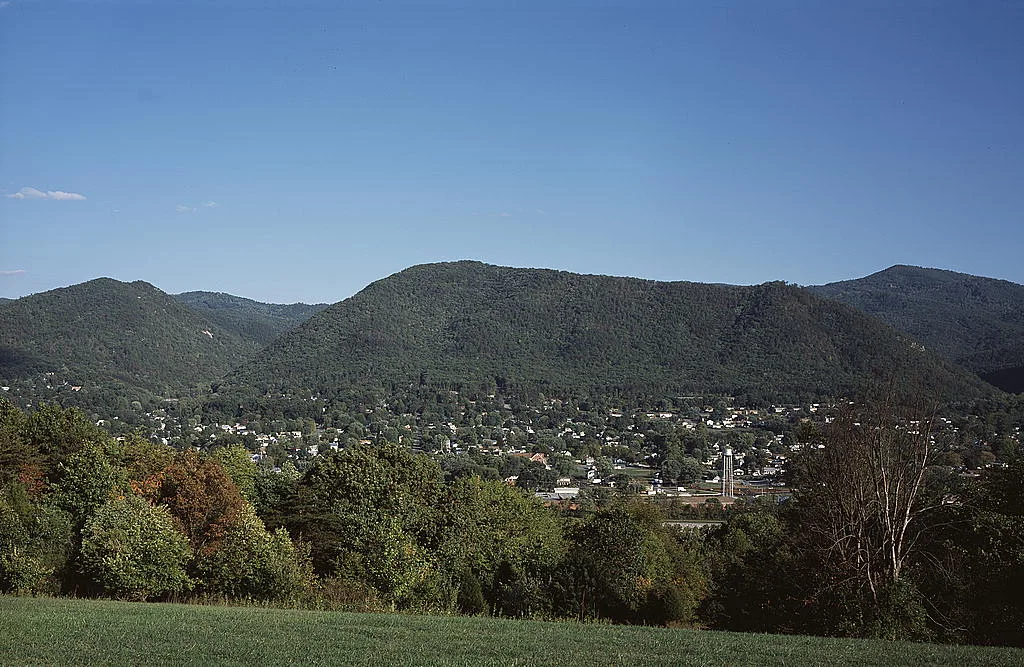 Buena Vista, Virginia. Buena Vista is located six miles from Lexington, Virginia. Population is 6,349. This town was founded in the late 1800s.