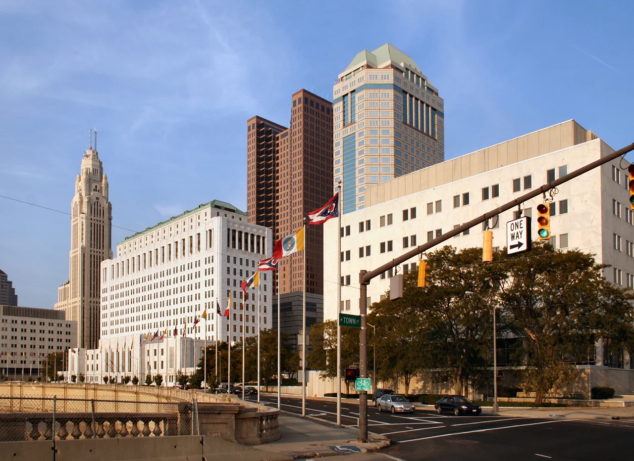 Skyline of Columbus, Ohio.

Photo shot by Derek Jensen (Tysto), 2005-October-03