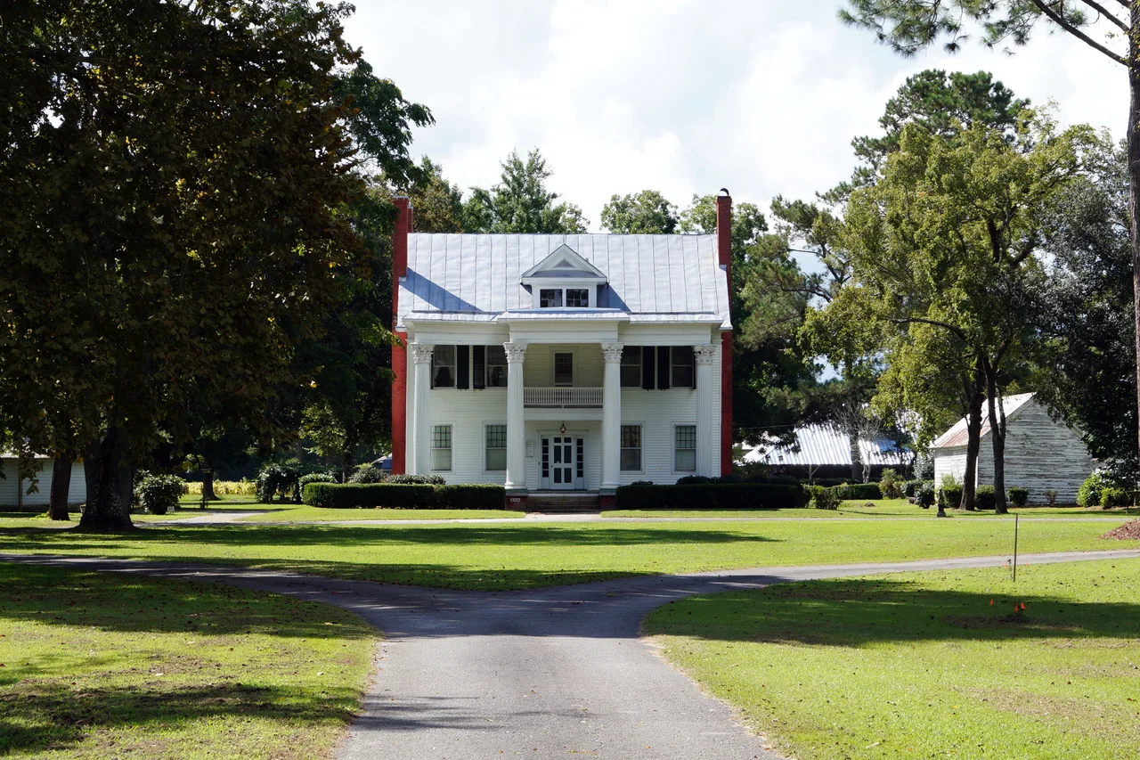 Bryan-Bell Farm, NC 58, 1 miles E of SR 1119 Pollocksville