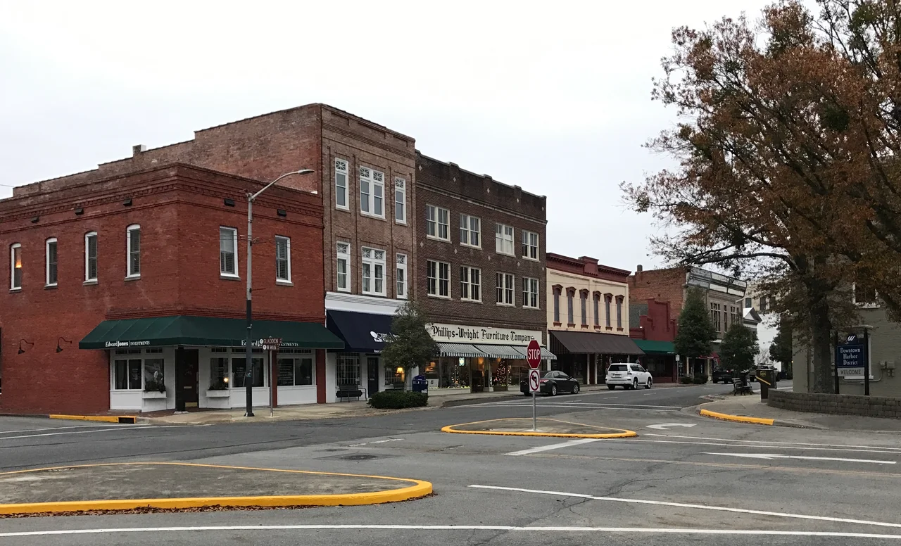 Washington from the corner of Stewart Street and West Main Street, Washington, North Carolina; part of the Washington Historic District.