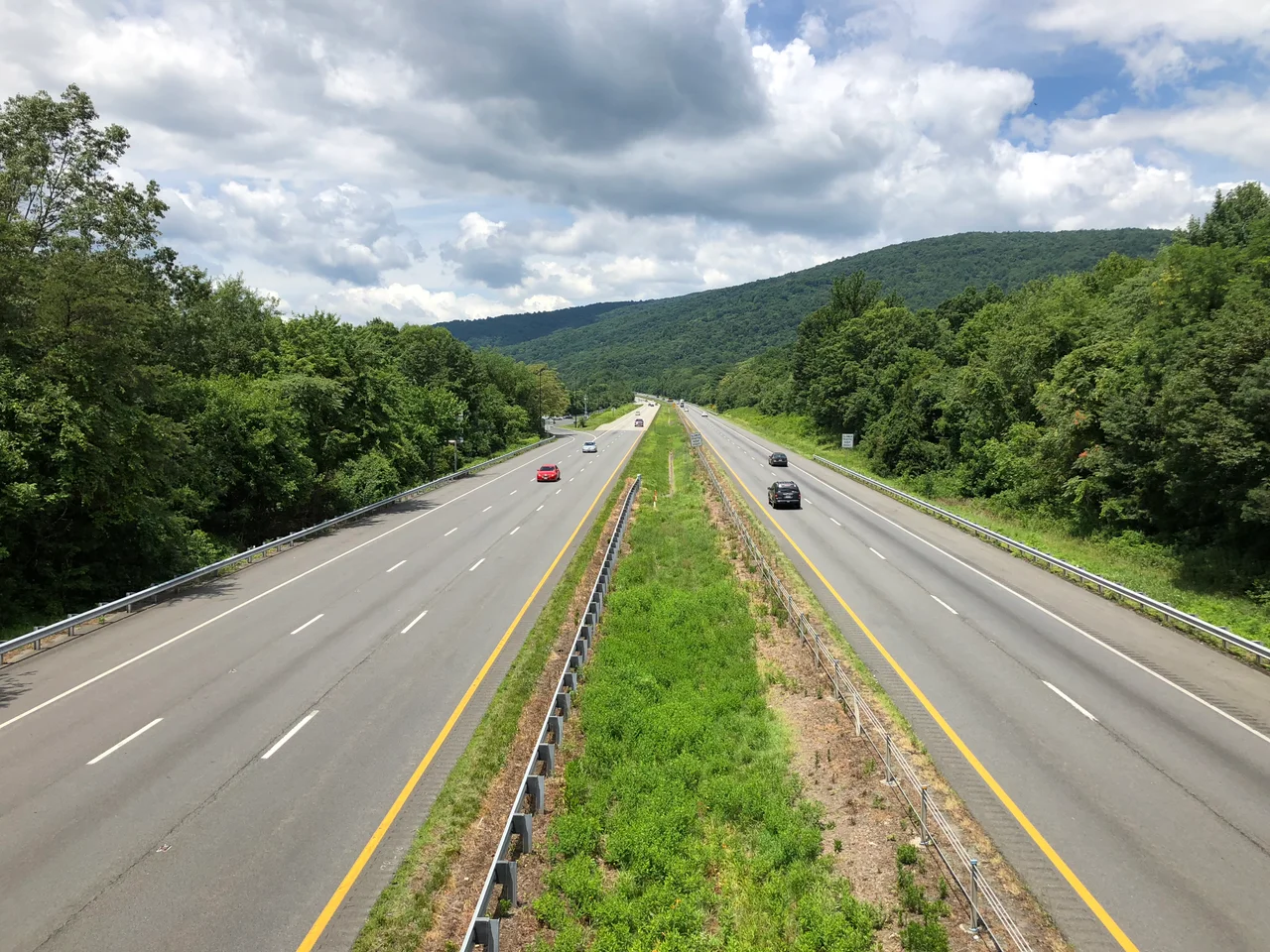 View west along Interstate 64 from the overpass for Virginia State Route 691 (Greenwood Road) in Greenwood, Albemarle County, Virginia