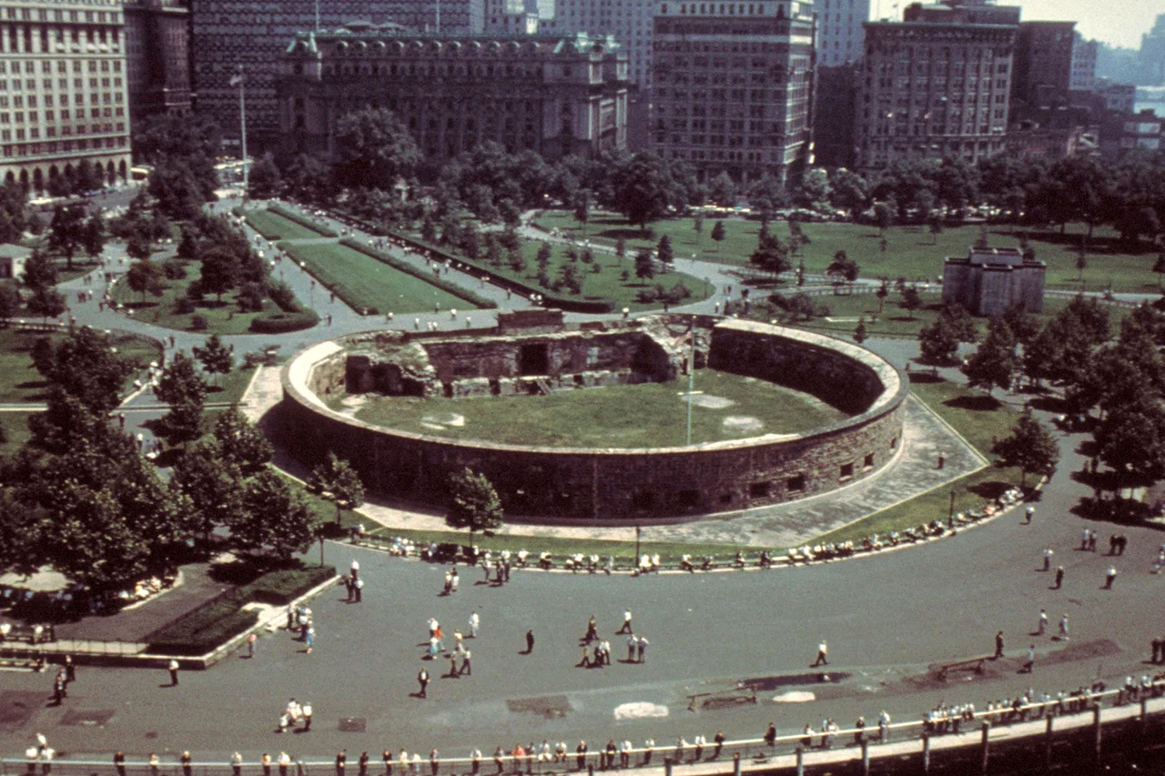 Aerial view of Castle Clinton National Monument, New York
(regarding date of image: can't be from 2004; 2 Broadway finished 1959; Broad Street Hospital demolished 1967 (not quite sure, if it is there, but looks like that))