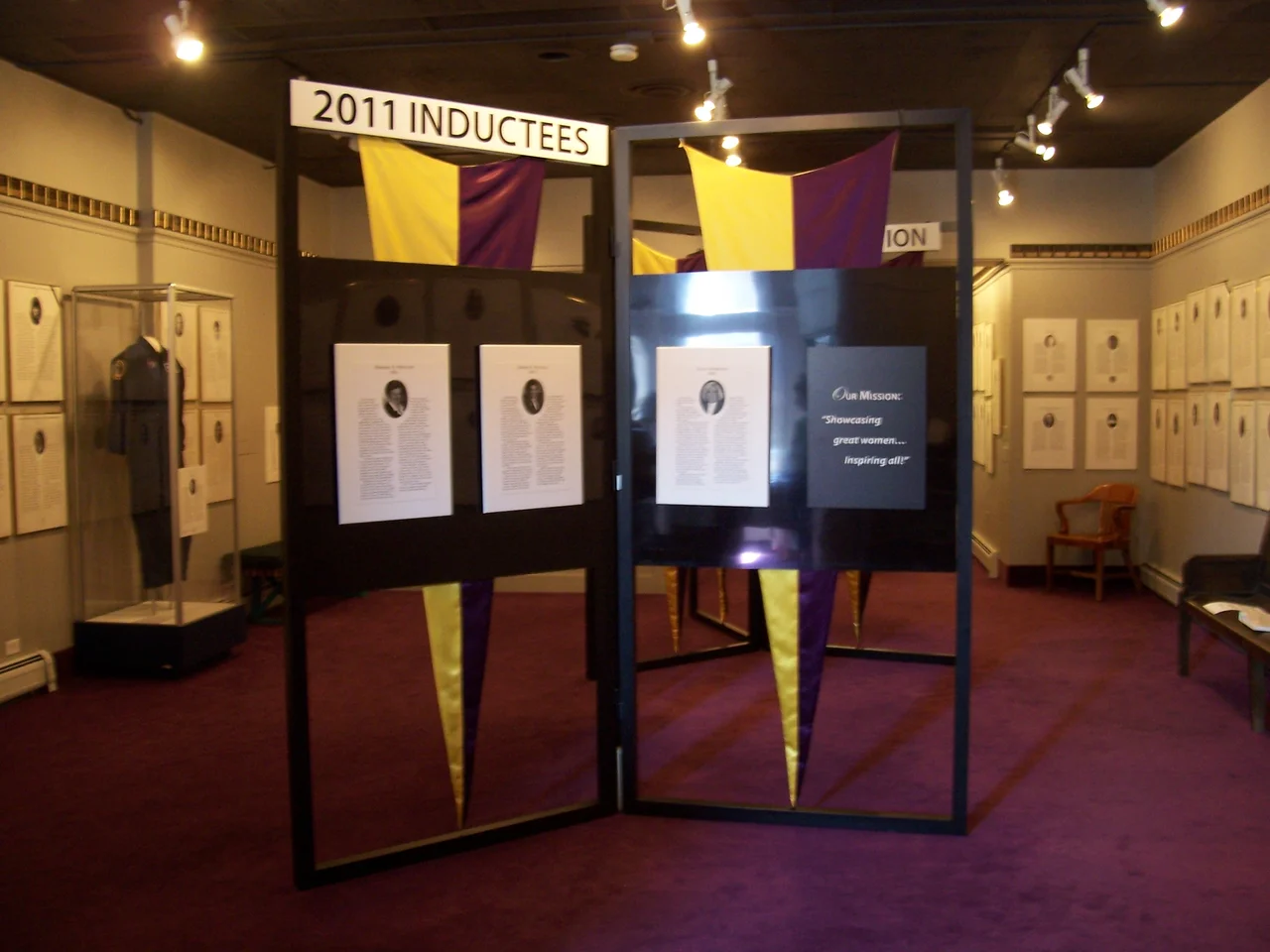 Interior of the en:National Women's Hall of Fame in en:Seneca Falls (hamlet), New York