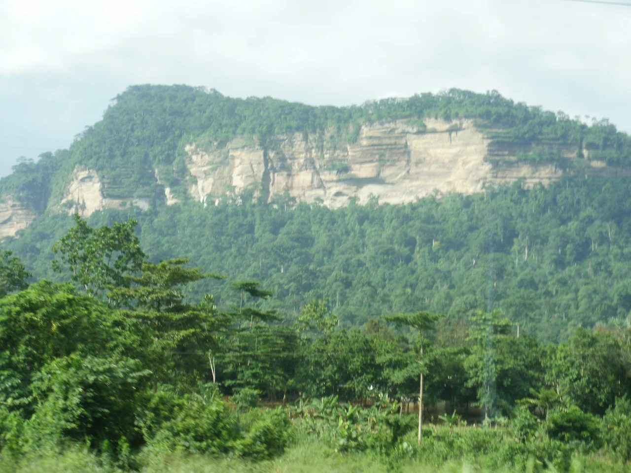 Kwahu mountain steep cliffs are used for paragliding