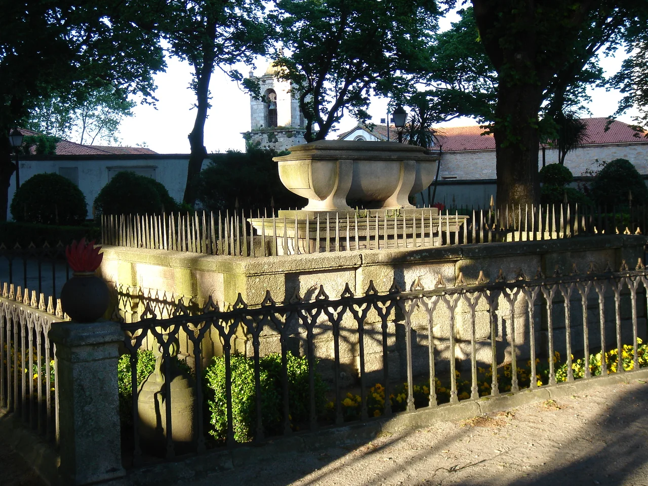 Tumba de John Moore en los Jardines de San Carlos en A Coruña (Spain)