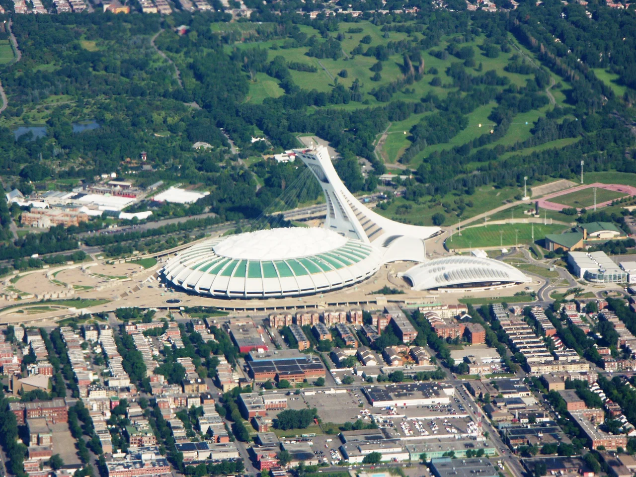 Montreal Stadium from airplane. Move approved by User:Common Good.