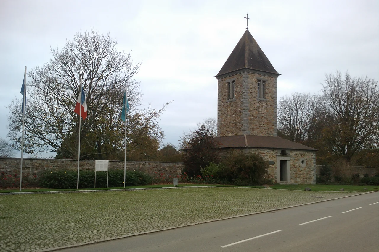 fr:Cimetière militaire allemand d'Orglandes
