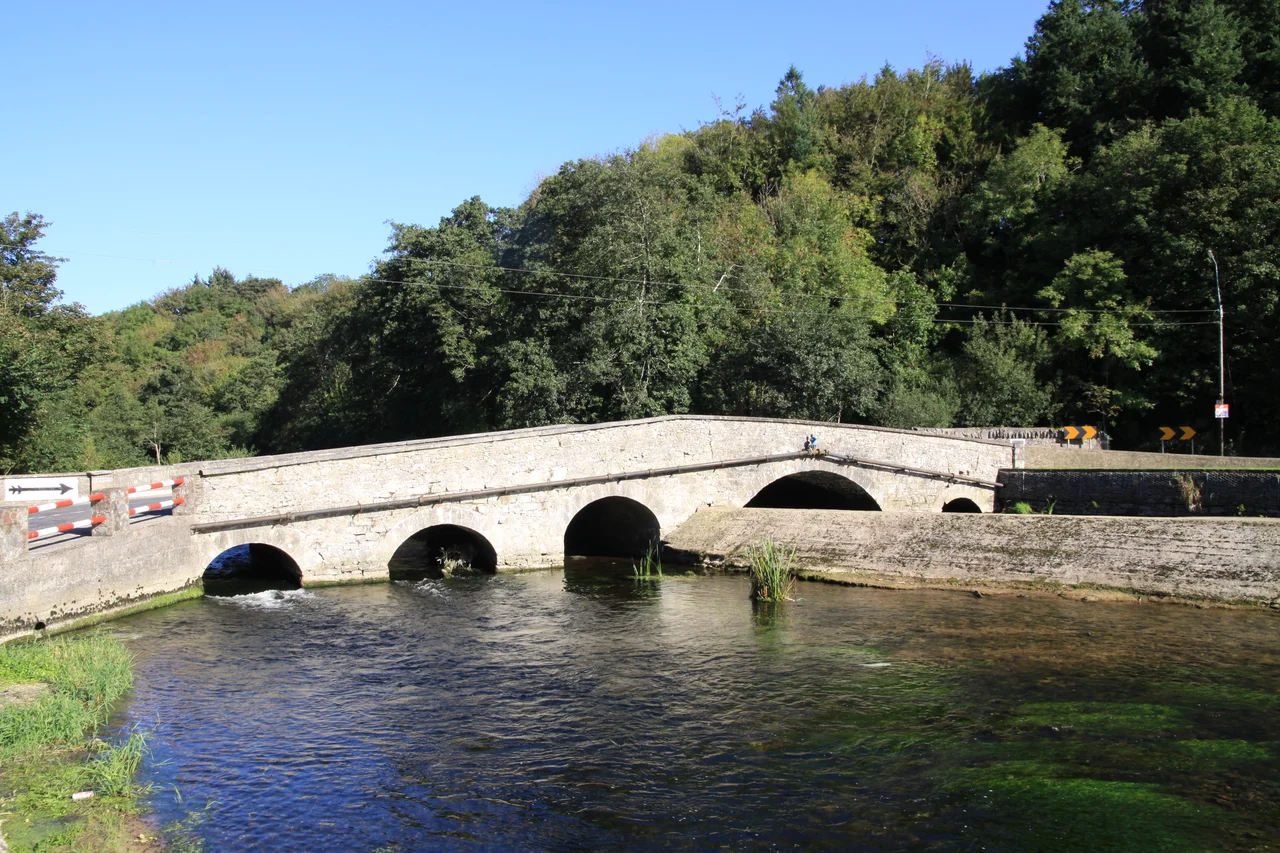 Castletownroche bridge has been widened in the 19th century so that the down river side of it looks like this, the upriver side is much older, probably medieval.
