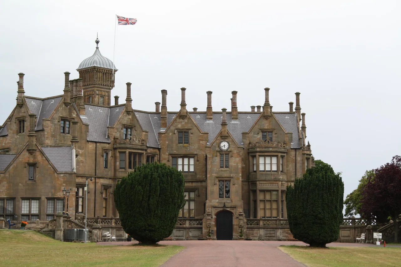 Brownlow House aka Lurgan Castle.

Elizabethan style mansion