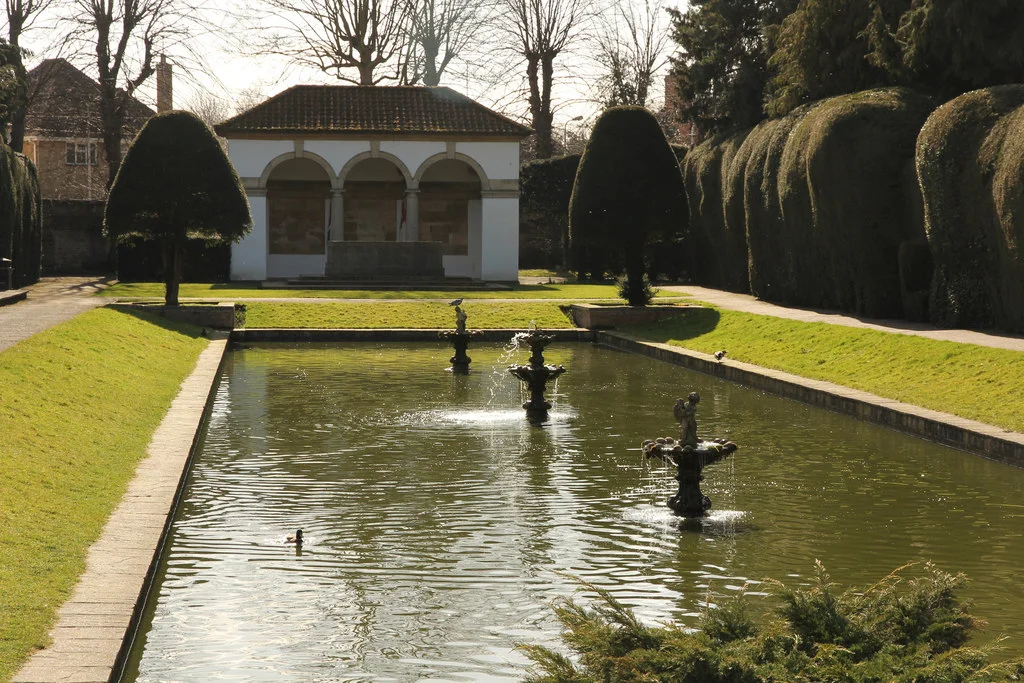 Ayscoughfee Hall gardens
Ornamental pool in front of the War Memorial in Ayscoughfee Hall gardens