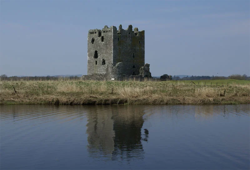 Threave Castle (Dumfries and Galloway, Scotland) - view from River Dee