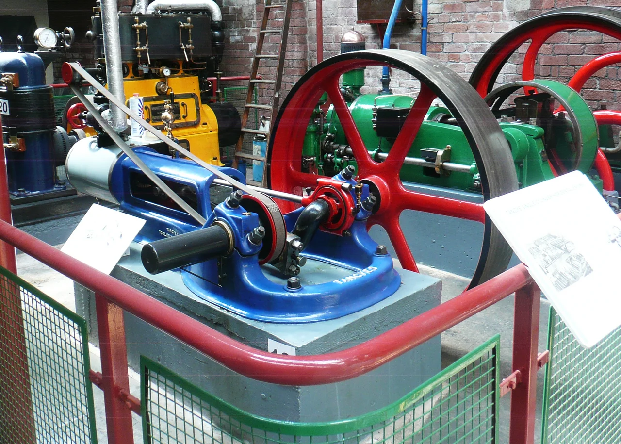 Tangye horozontal "Colonial" steam engine at Bolton Steam Museum
