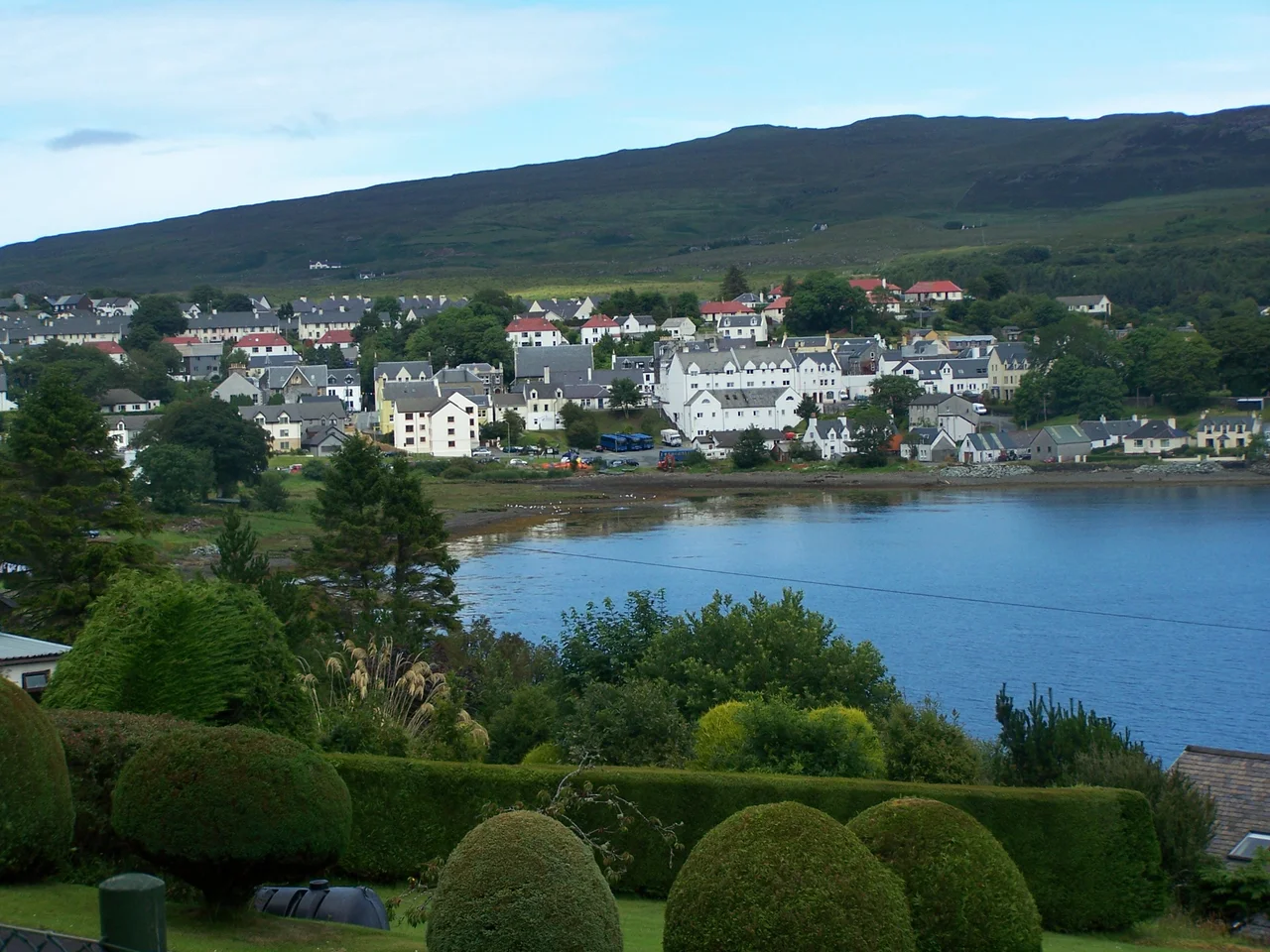 The Scottish city of Portree seen when entering from the south.