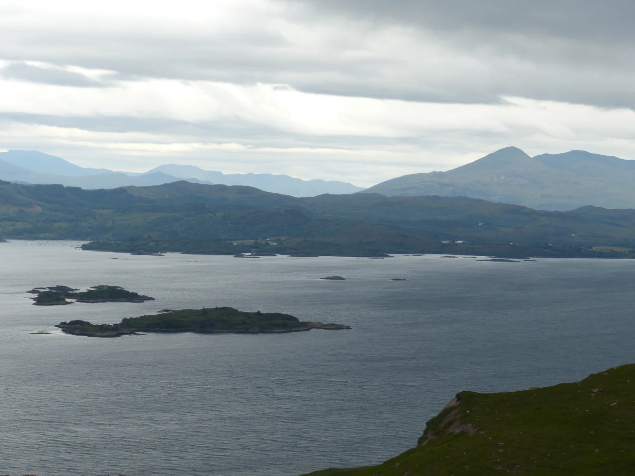 Die Bealach na Bà (gälisch für "Vieh-Pass") ist eine Passstraße in Schottland die von Kishorn nach Applecross führt und auf 626m ansteigt.