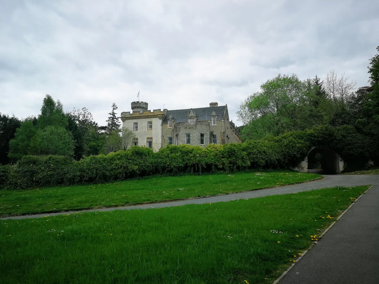 Tulloch Castle