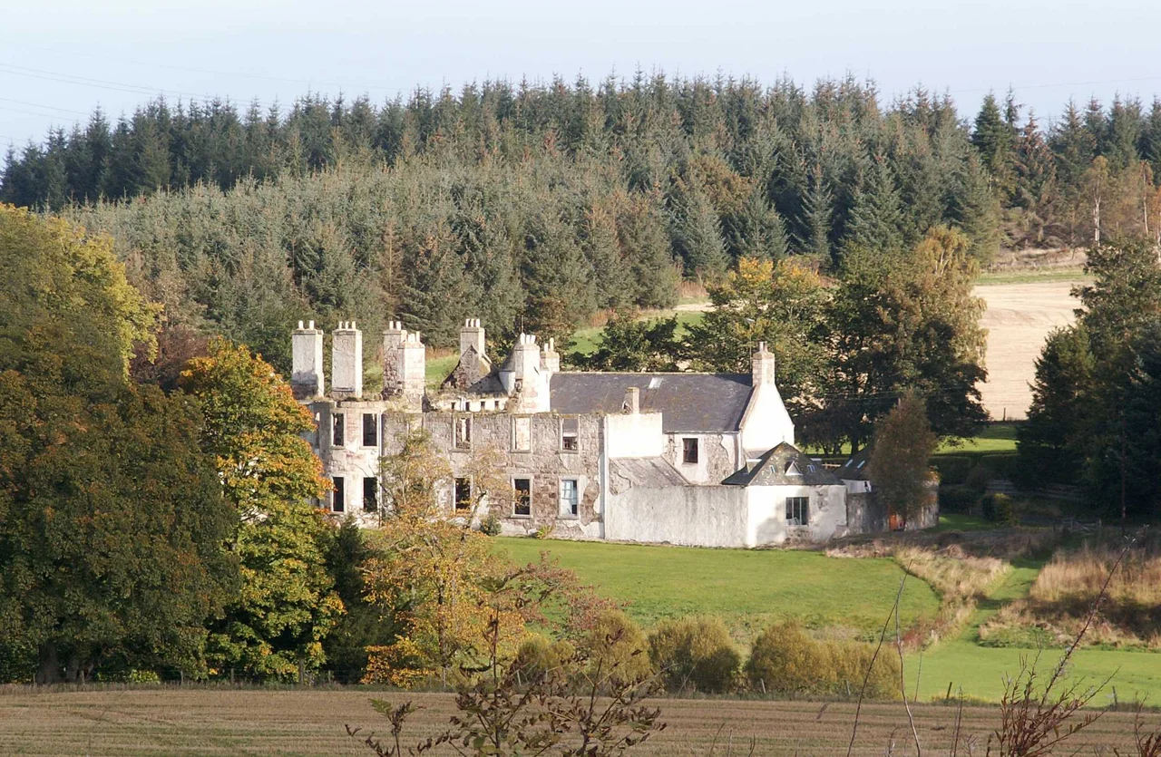 ruined houseinverurie