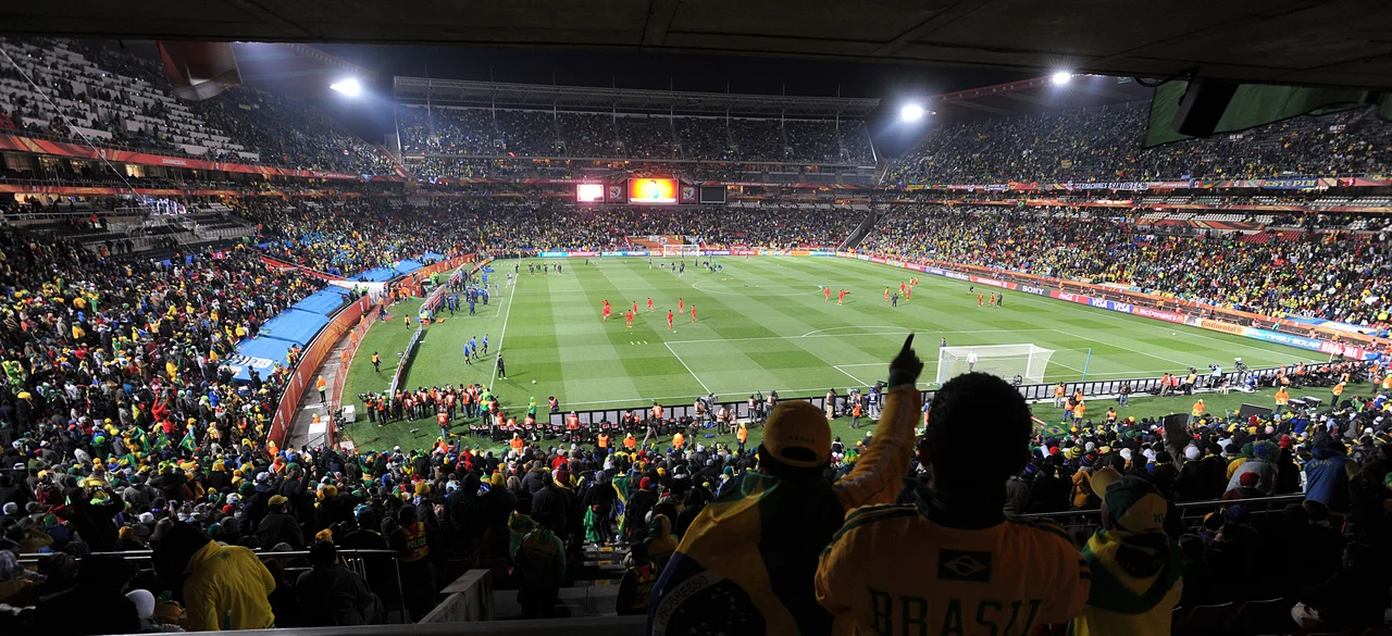 Joanesburgo (África do Sul) - Observadores brasileiros na copa do mundo criticam segurança e transporte na África do Sul, os estádios são destaques positivos.
