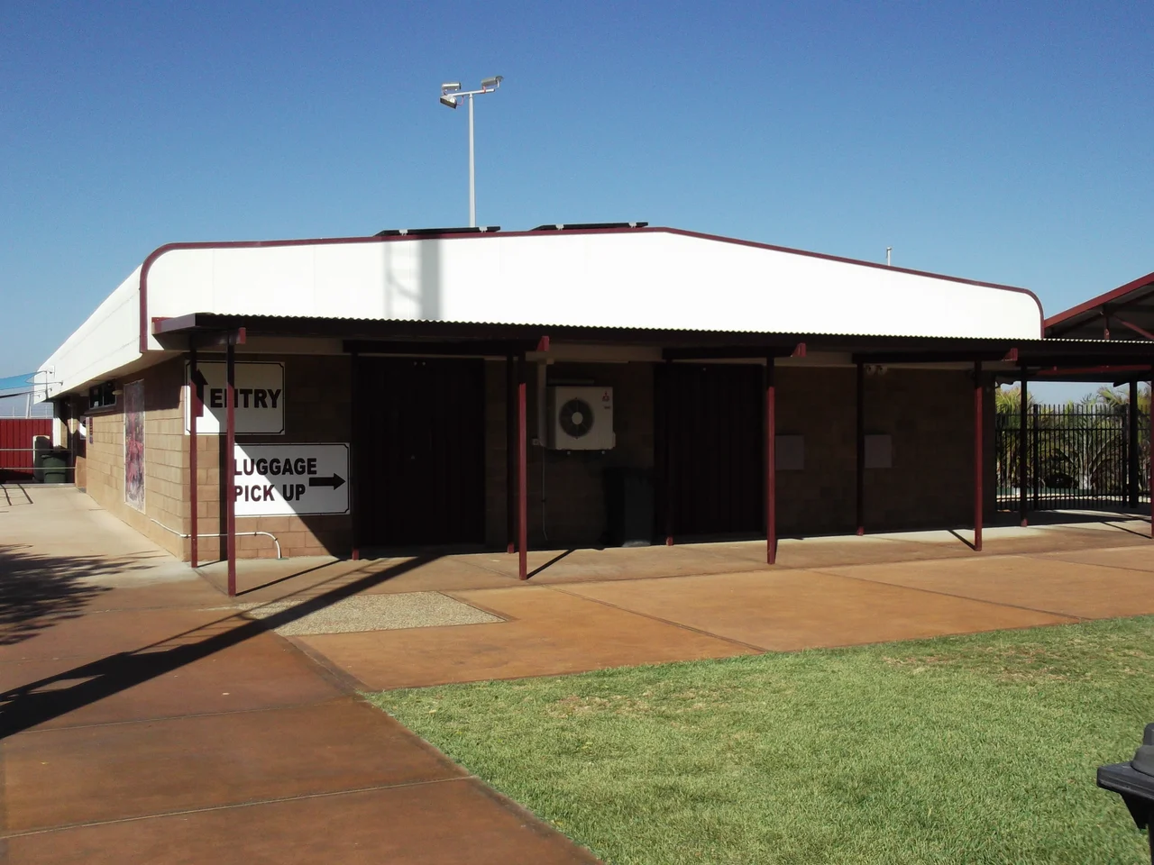 The exterior of a the terminal building of the Carnarvon Airport passenger terminal in w:Carnarvon, Western Australia