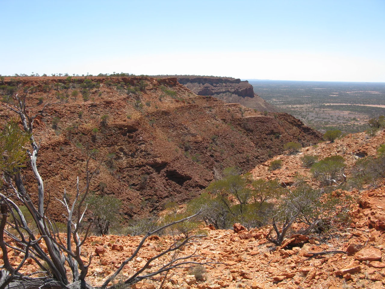 Author: Laurent MARSOL
Source: Made with my Canon camera on 07/10/2012

Kennedy Range from Escarpment Trail in 2012.