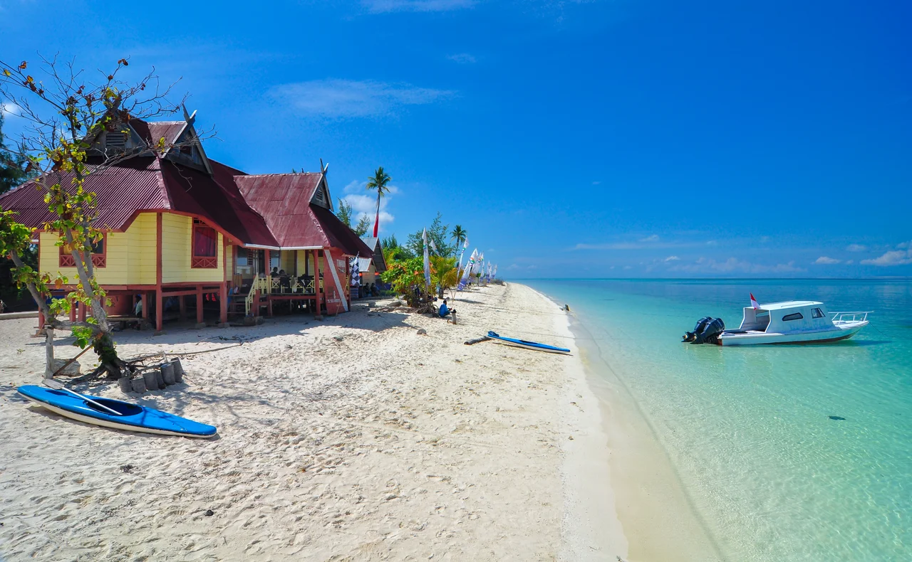 Taka Bonerate National Park is a marine park which includes the Takabonerate atoll islands, located in the Flores Sea, south of Sulawesi island of Indonesia.
The area, which consists of the atoll islands and surrounding marine area was granted national park protection status in 1992.

In 2015 the Taka Bone Rate National Park has been included in the UNESCO World Network of Biosphere Reserves.